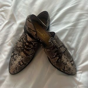 Brown splendid snake  print